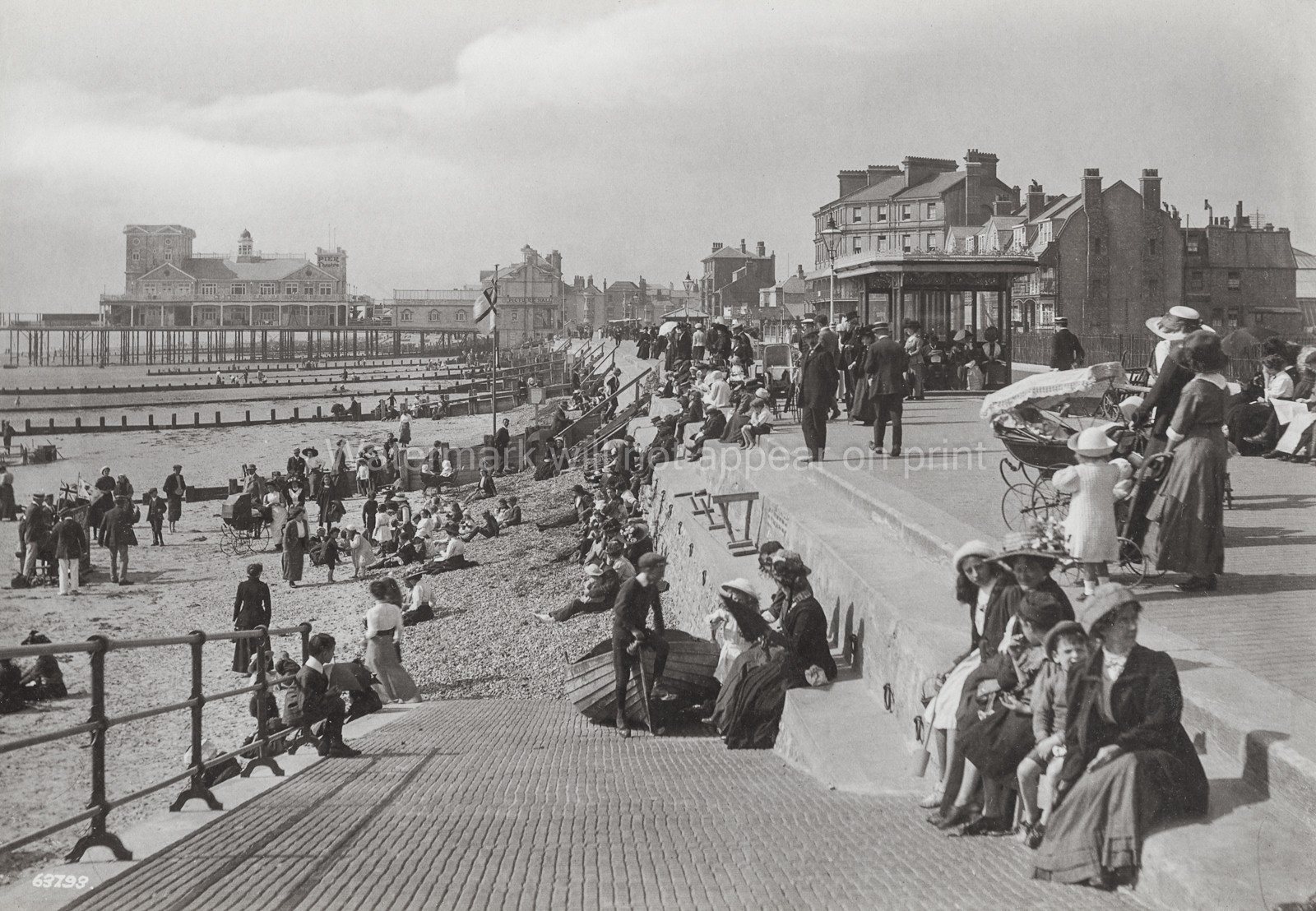 Bognor Regis East Parade Pier Seaside Crowds Holidaymakers Vtg. Photo 19thC.