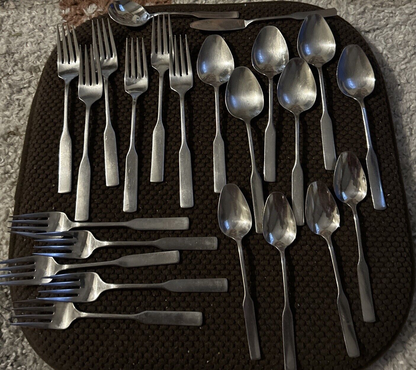 23 Pc Oneida Deluxe Antares Modern Antique Stainless Flatware Spoons Forks