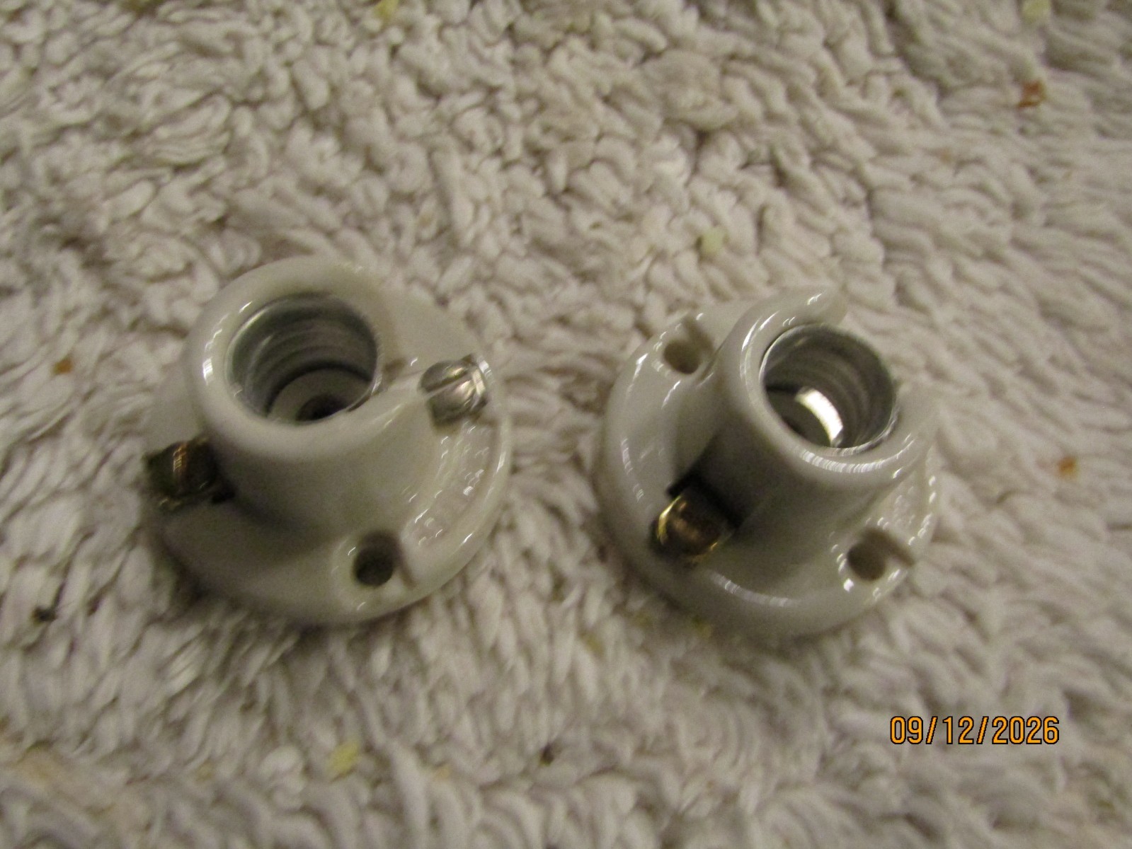 Vntg Leviton Candelabra Base Porcelain Ceramic Lampholder Base 10028 USA Set NOS