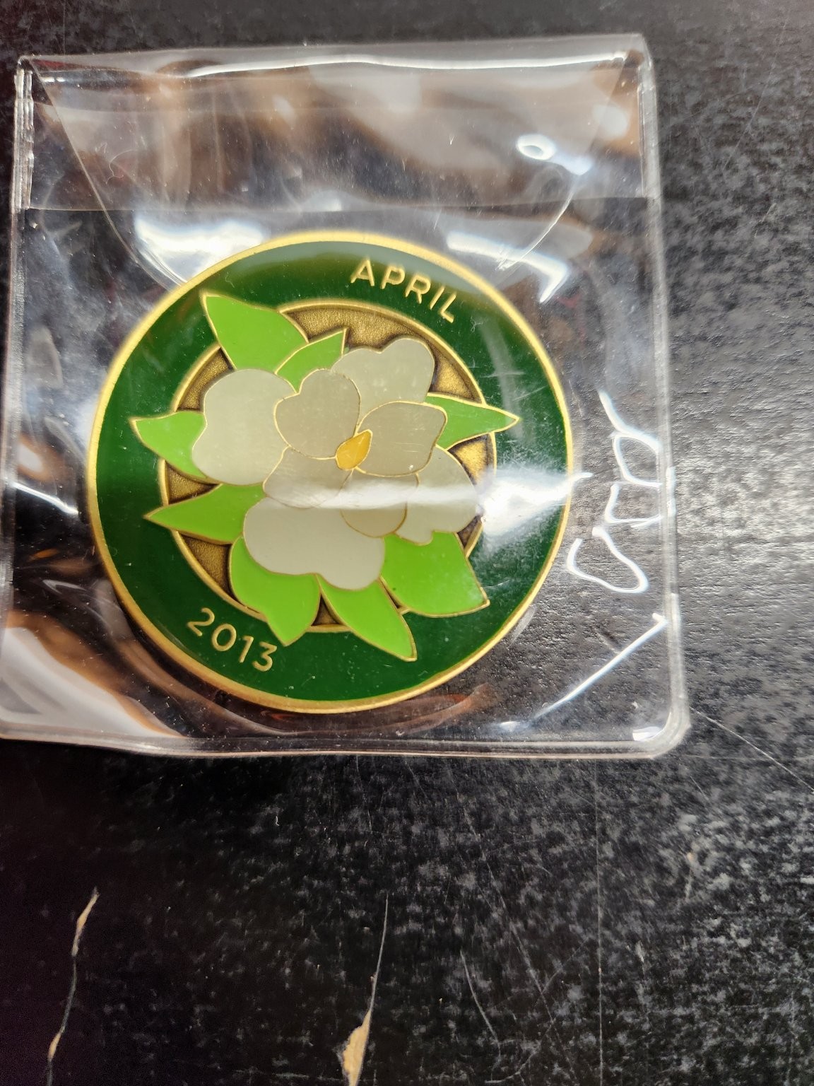 Callaway Golf Coin Ball Marker April 2013 Flower Design Green Gold 1.5\