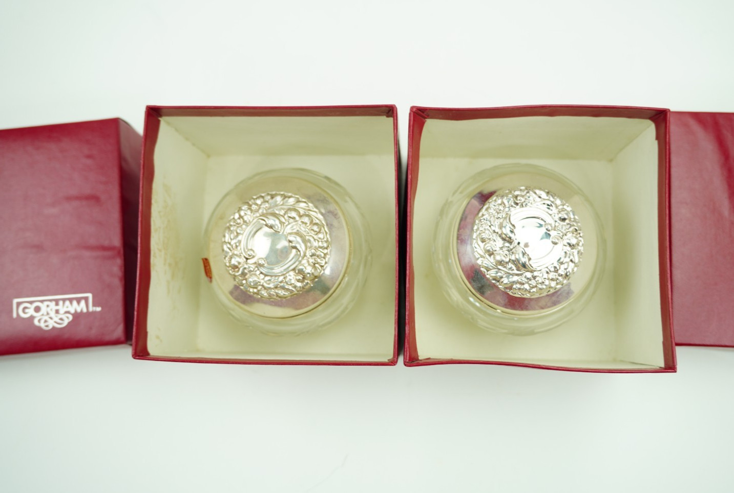 Pair Vintage Gorham Sterling Silver Cut Crystal Powder Dresser Jars Boxed 54.6g Pair Vintage Gorham Sterling Silver Cut Crystal Powder Dresser Jars Boxed 54.6g