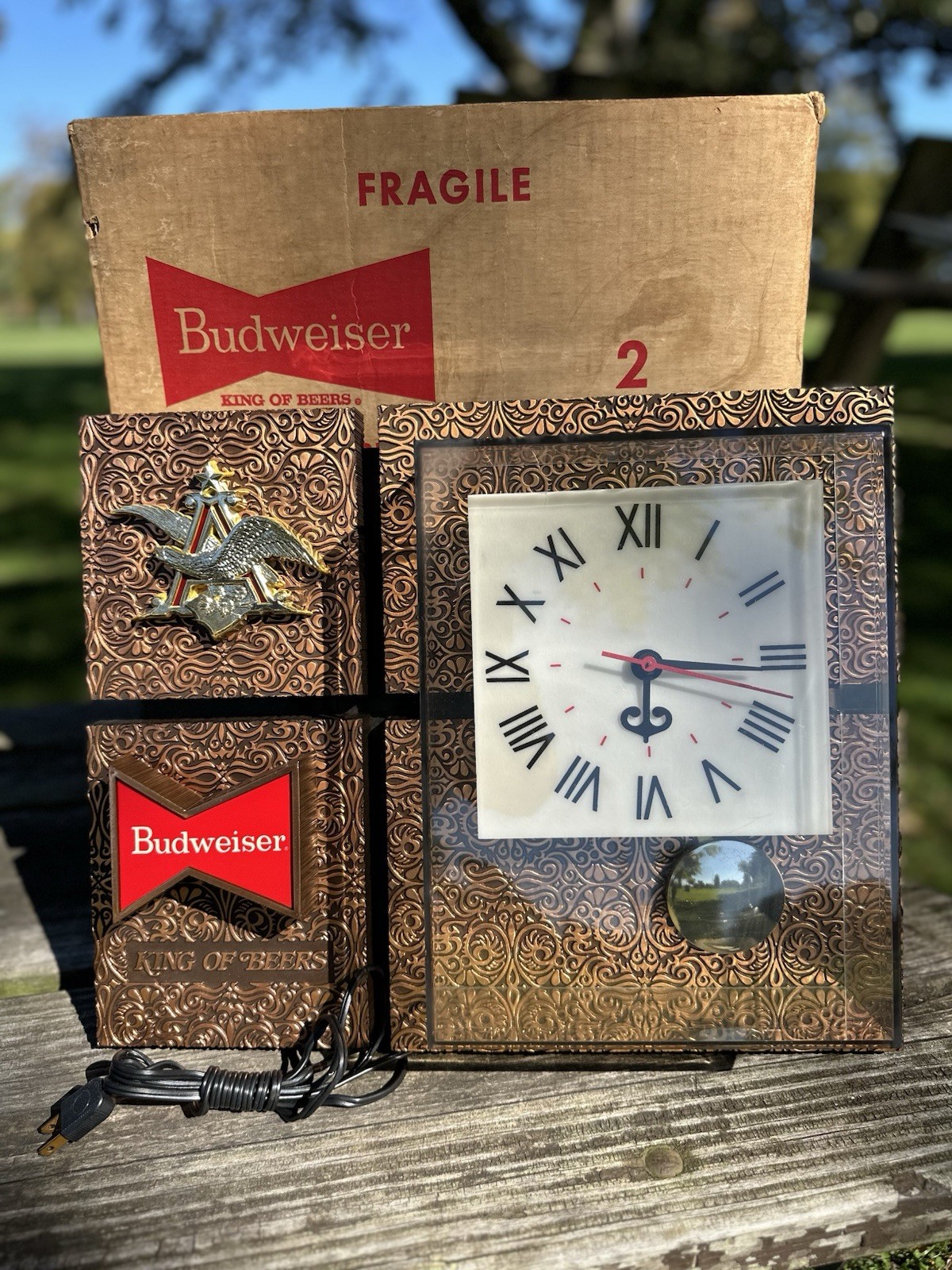Vintage Budweiser 005-020 Lighted Pendulum Back Bar Clock Original Box