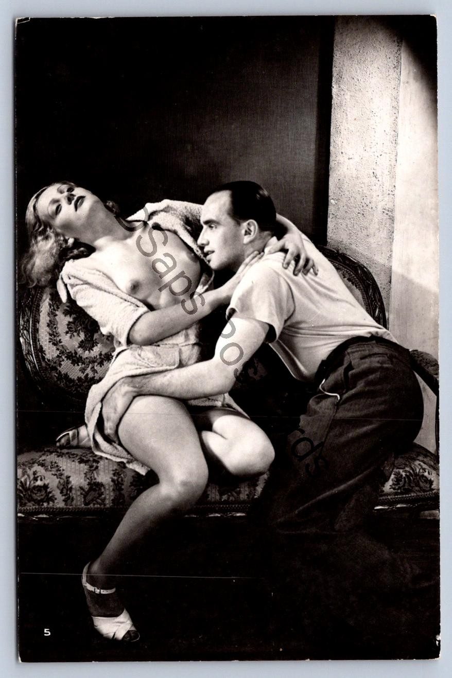 K64/ Pretty Woman Risque Non-Postcard c1920s Photograph Man 56