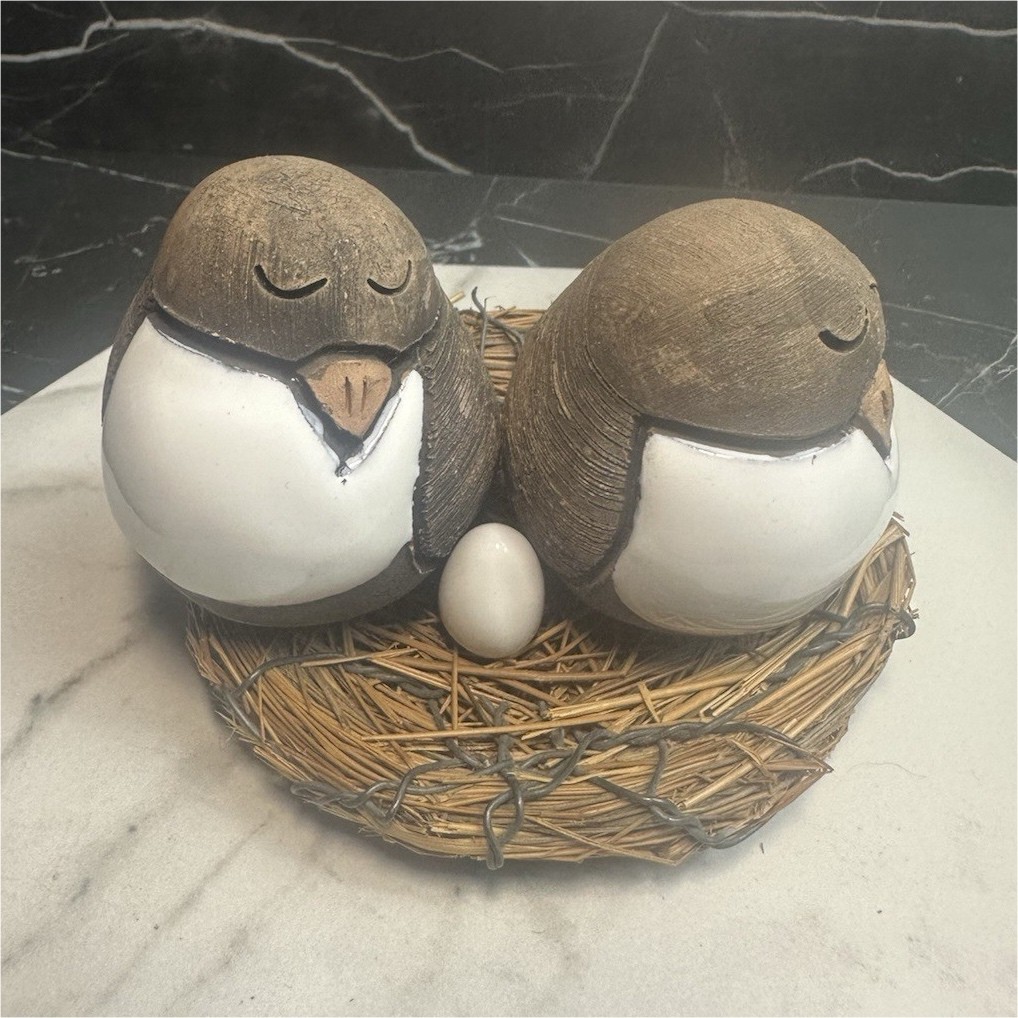 VINTAGE CASALS PAIR OF CERAMIC BROWN & WHITE GLAZED PEACE BIRDS AND ONE EGG PERU VINTAGE CASALS PAIR OF CERAMIC BROWN & WHITE GLAZED PEACE BIRDS AND ONE EGG PERU