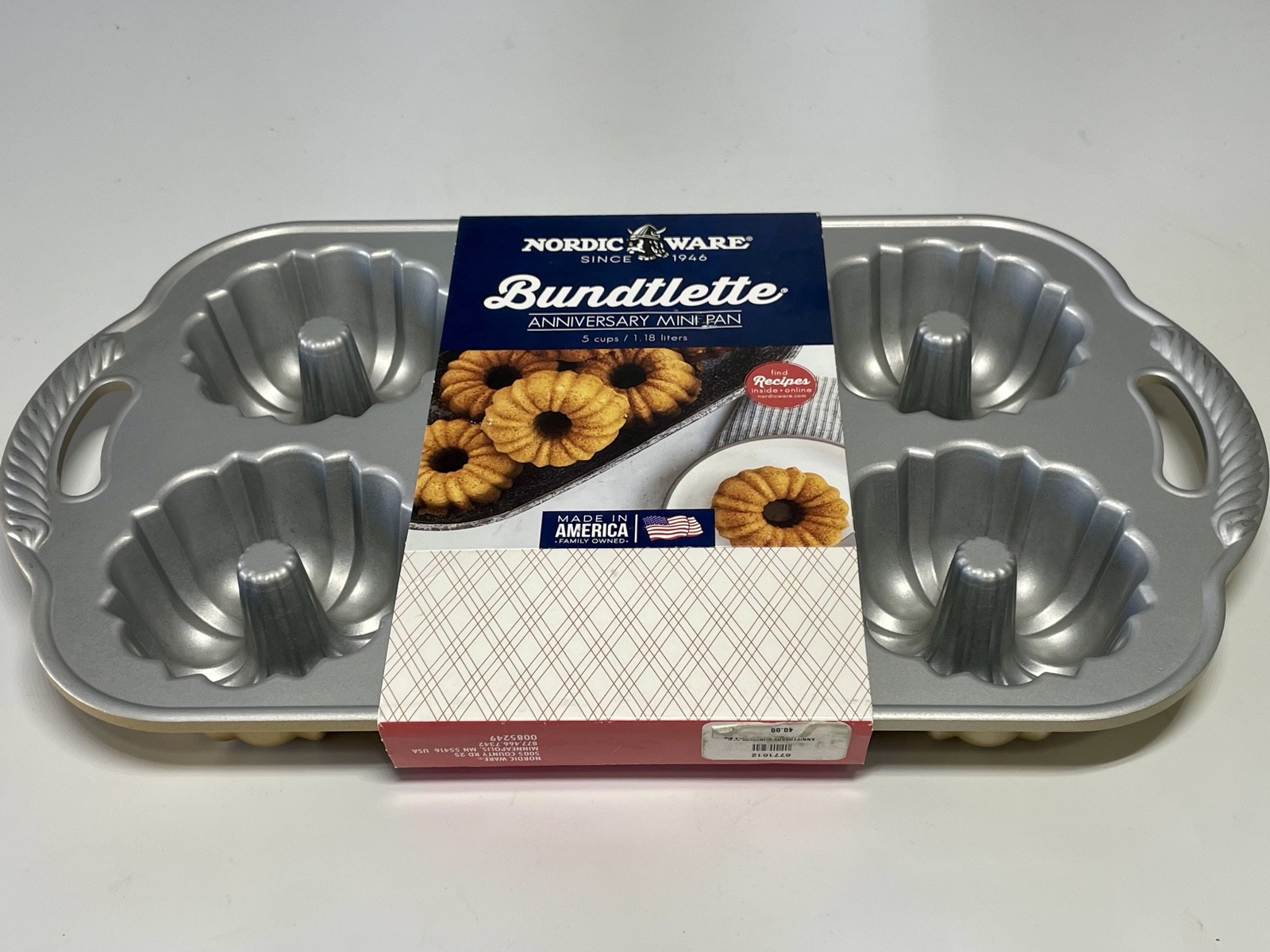 Anniversary Bundtlette Pan-Crafted from durable cast aluminum with a premium.