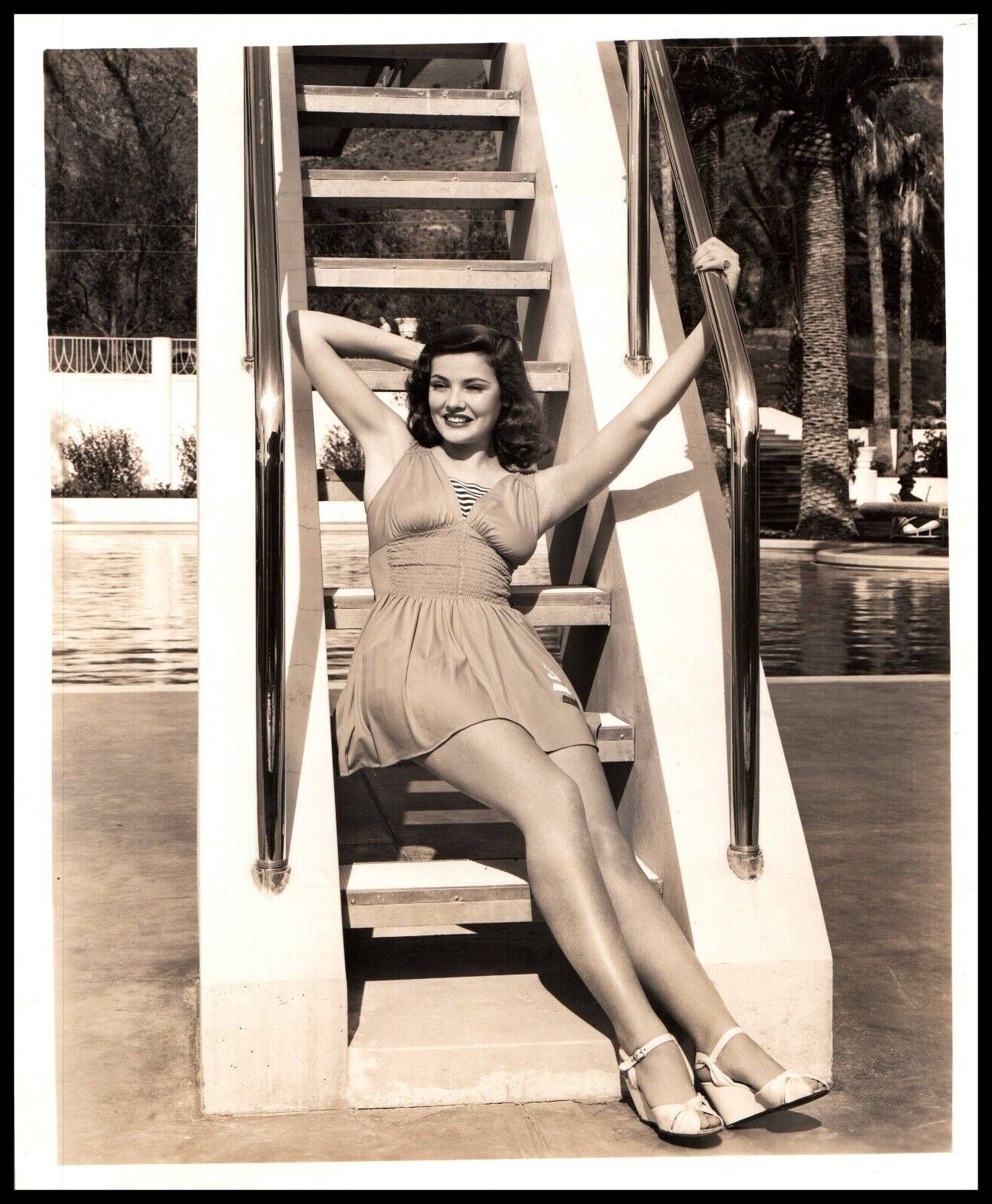 HOLLYWOOD Beauty GENE TIERNEY ALLURING POSE PORTRAIT 1940s ORIGINAL Photo 384