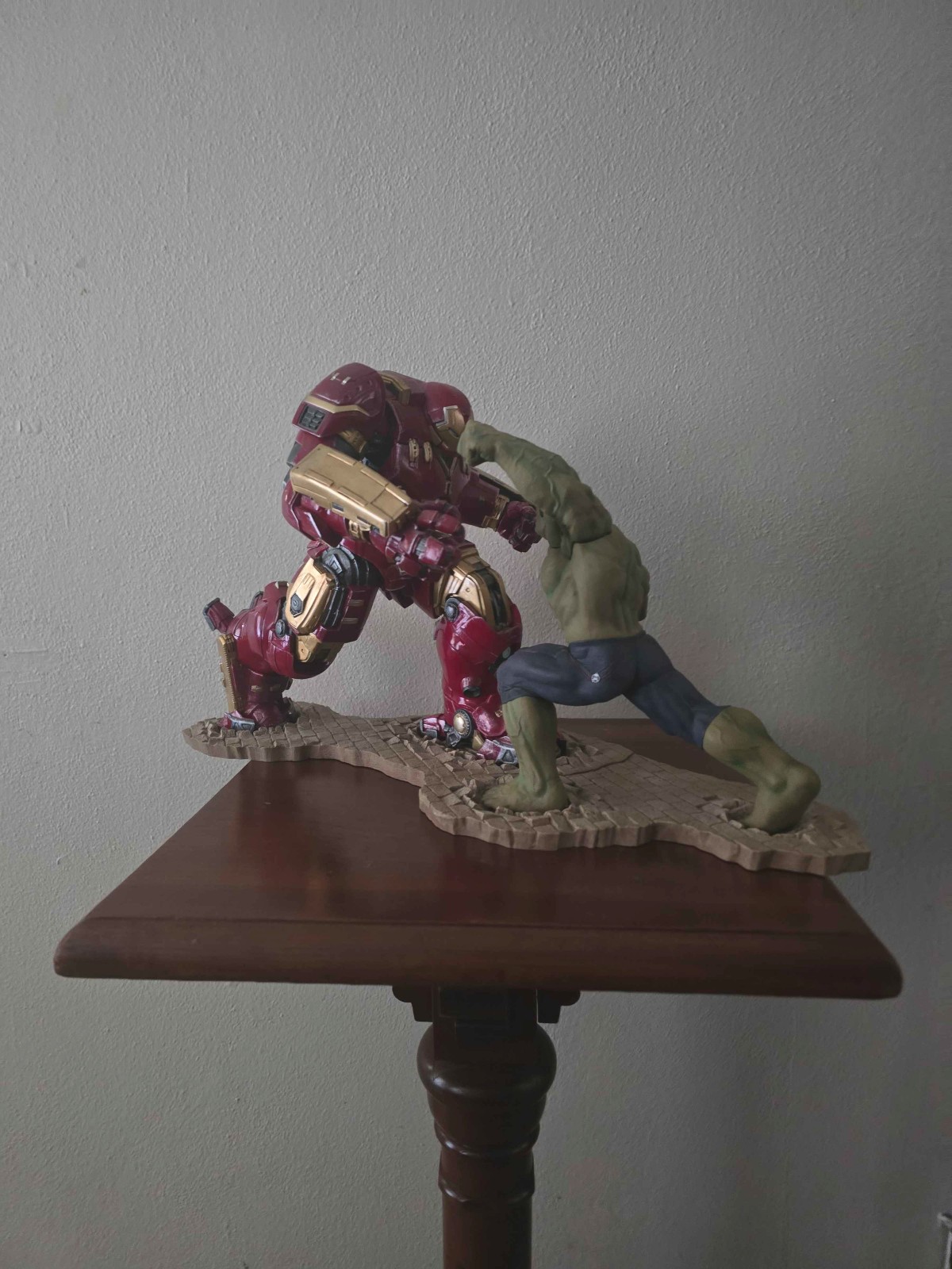 Kotobukiya Avengers: Age of Ultron: Hulkbuster Iron Man Vs Hulk ArtFX+ Statues