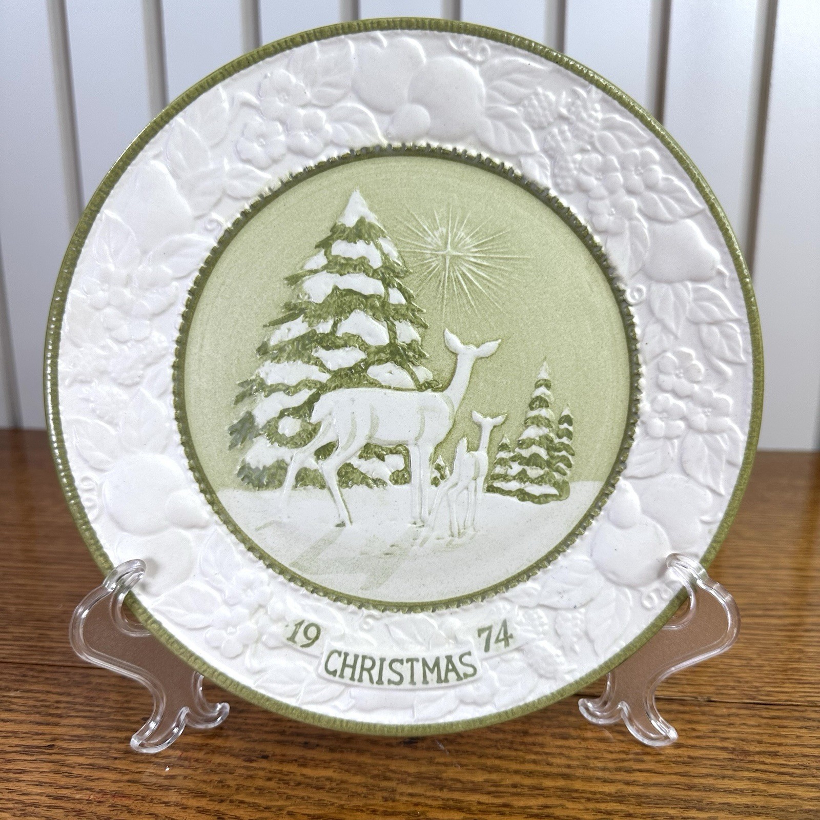 Vintage 74’ Vernonware Metlox Christmas Plate Deer Woodland Grandmillenial Green