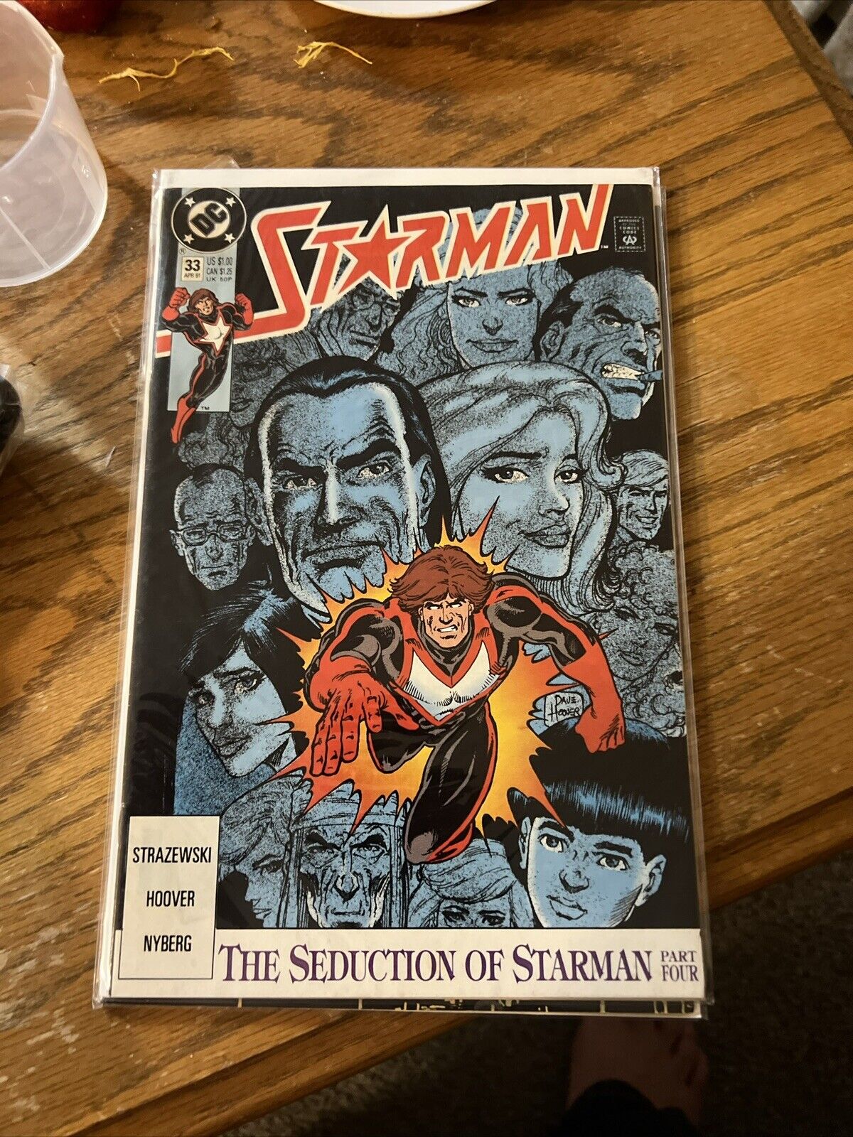 Starman - Vol. 1, No. 33 & 40 (the Elvis Cover) - DC Comics, Inc. - April 199