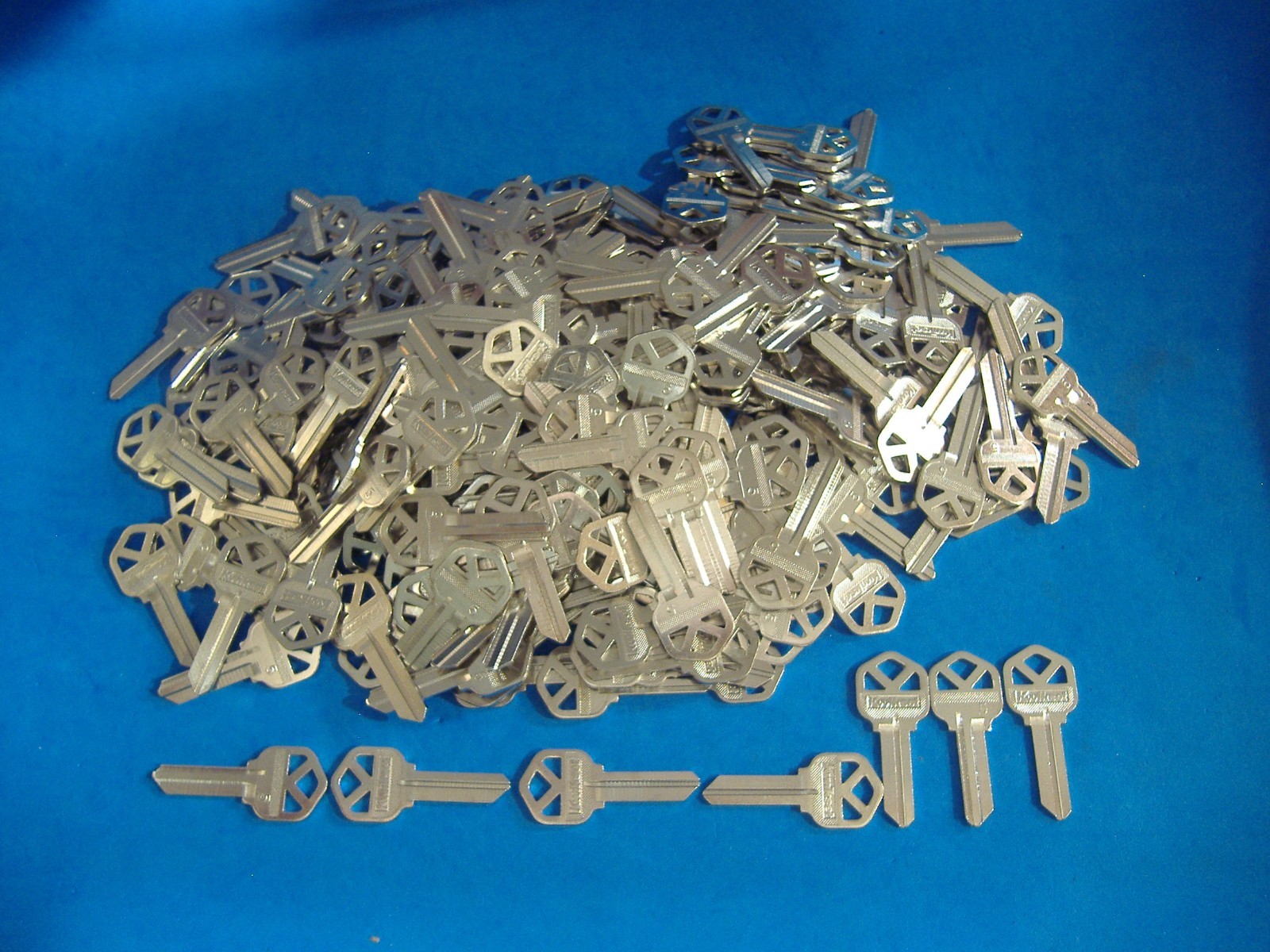 250 PACK GENUINE KWIKSET NICKEL CHROME PLATED LOCKSMITH KW1 KEY BLANKS BLANK