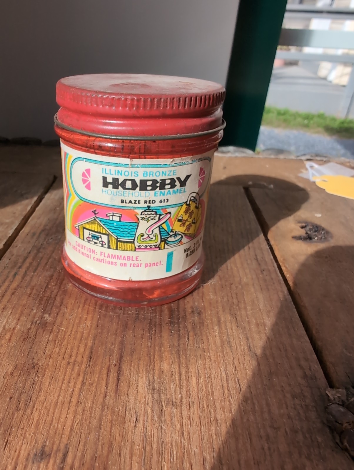 Vintage 1976 Illinois Bronze Enamel Paint: Blaze Red 613. Vintage 1976 Illinois Bronze Enamel Paint: Blaze Red 613.