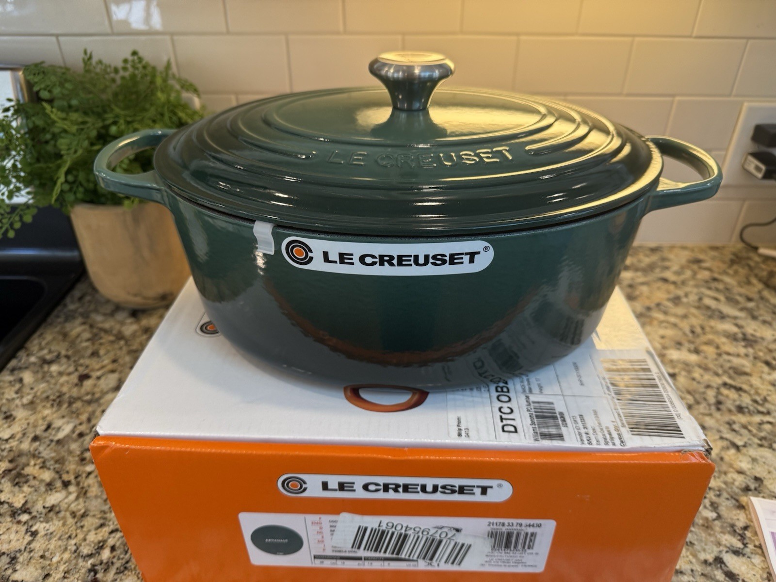 NEW Le Creuset Enameled Cast Iron Signature 8 qt 33 cm Oval Dutch Oven Artichaut