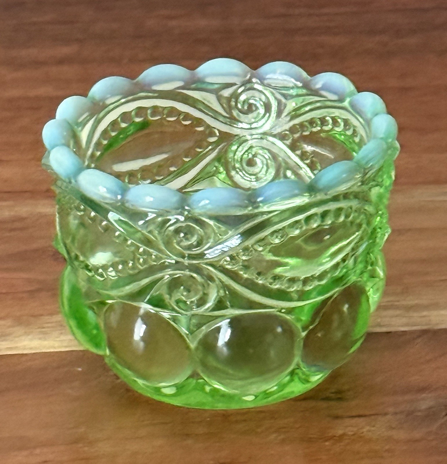 Mosser Glass USA - EYE WINKER SALT DIP - GREEN OPAL - 3oz - 2\