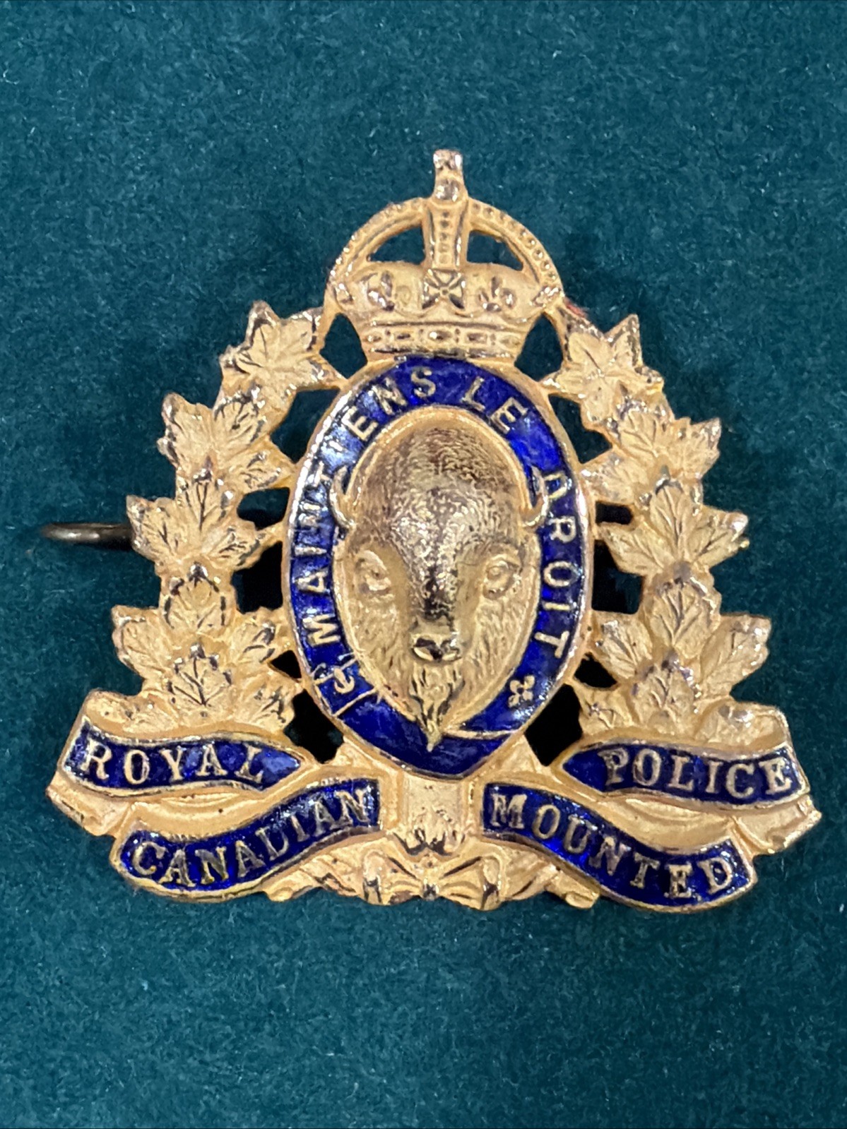 Royal Canadian Mounted Units RCMP Gilded enamelled Uniforms Cap Badge Royal Canadian Mounted Units RCMP Gilded enamelled Uniforms Cap Badge