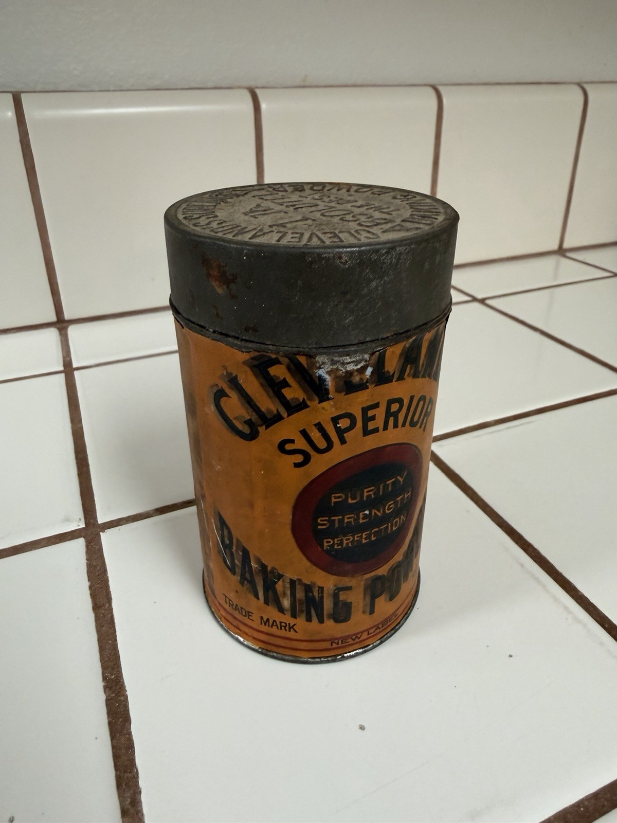Vintage Cleveland\'s Superior Baking Powder Tin Can Antique 1 Lb.