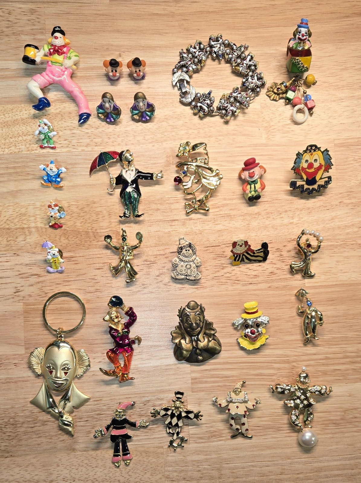 Vintage Clown, Jester & Circus Memorabilia Jewelry Lot – 26 Piece Collection Vintage Clown, Jester & Circus Memorabilia Jewelry Lot – 26 Piece Collection