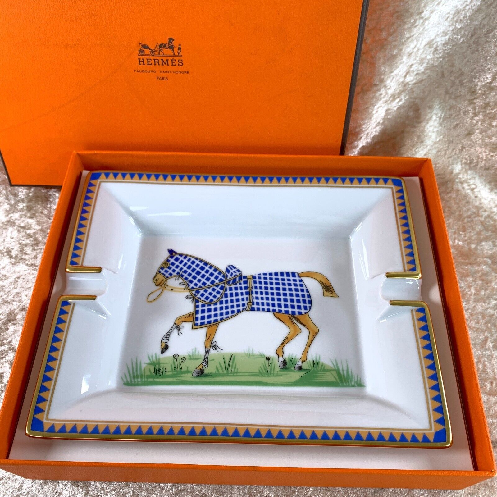 Hermes Porcelain Cigar Ashtray Blue Horse Porcelain Change Tray with Case