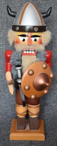 CHARMING VINTAGE STEINBACH VIKING MEDIUM SIZED NUTCRACKER