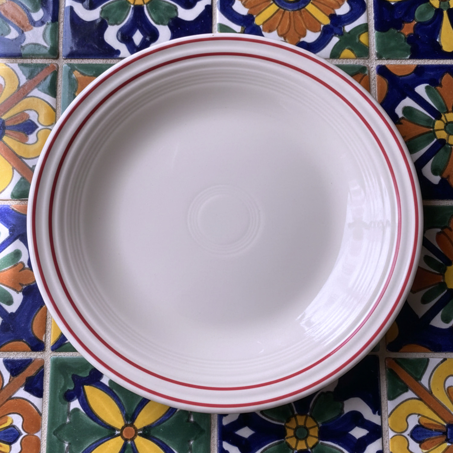 Homer Laughlin Fiesta Americana Scarlet Band Classic Rim Dinner Plate