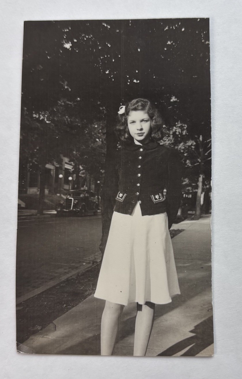 Vintage Photo Pretty Young Woman Lady Fashion Street Scene B&W Snapshot