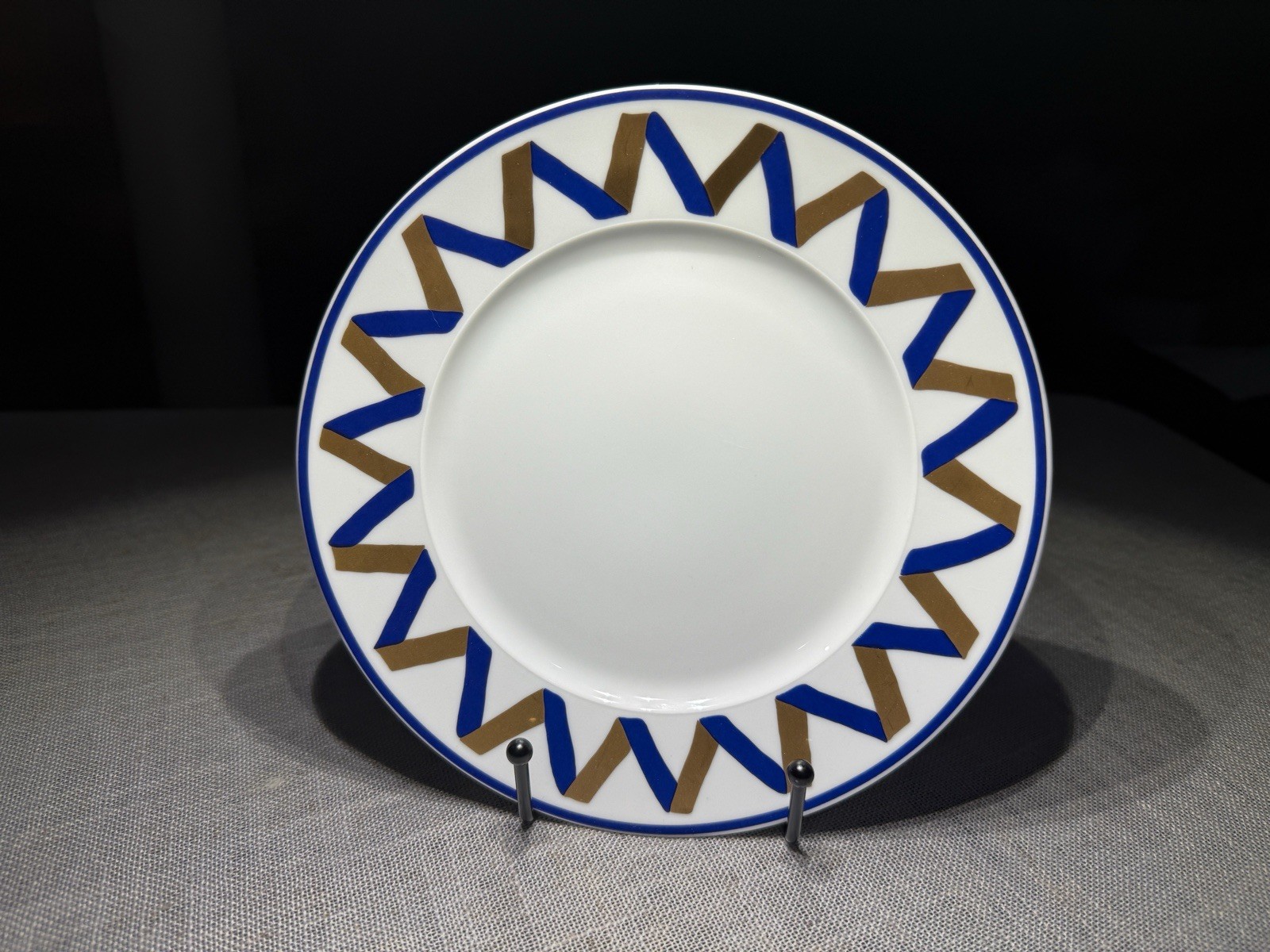Metropolitan Museum of Art MMA Portugal 8” Accent Plate Blue Gold Geometric EUC