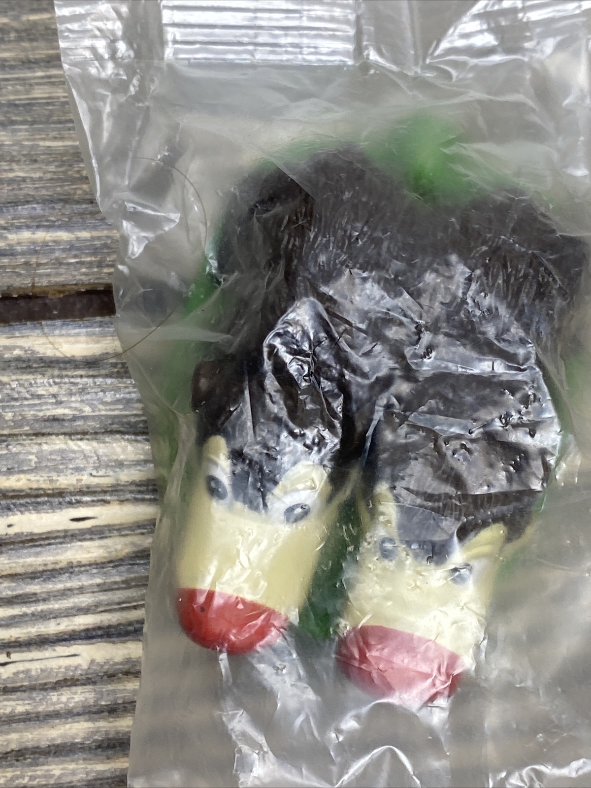 Kellogg’s 2005 Bear Couple On Green Leaf Toy 