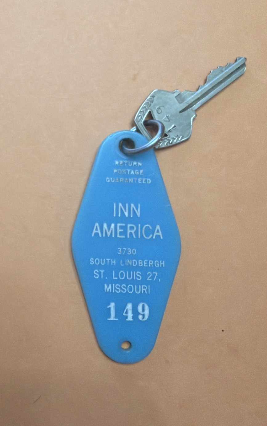 Vintage Inn America Hotel Key And Fob St Louis Mo