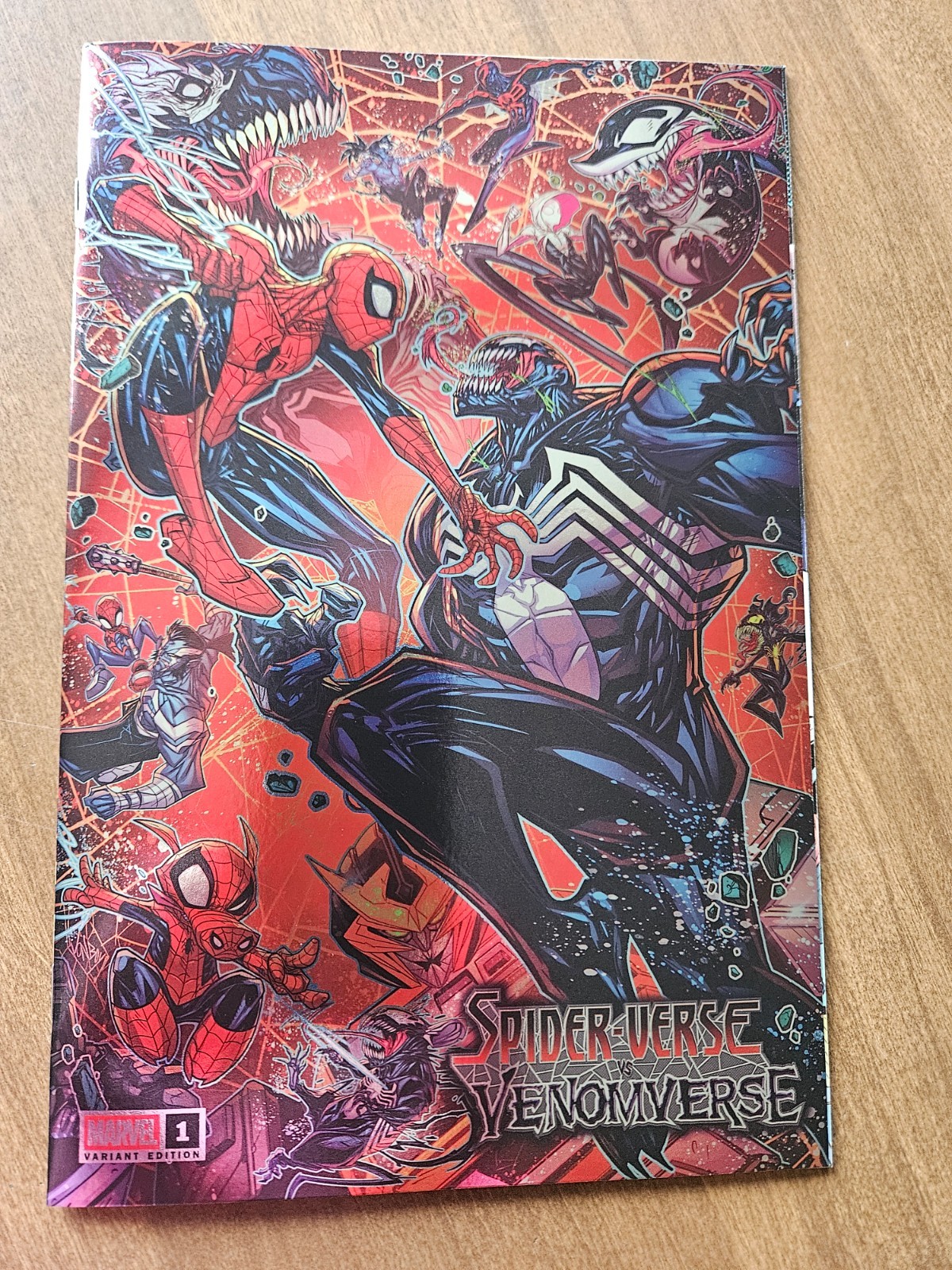 SpiderVerse vs Venomverse 1 Flood Foil Limited 1500  Marvel Jonboy Meyer