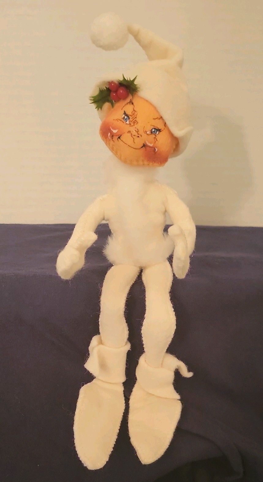Annalee 1990 Christmas Elf Winter White Hat Holly Doll 7