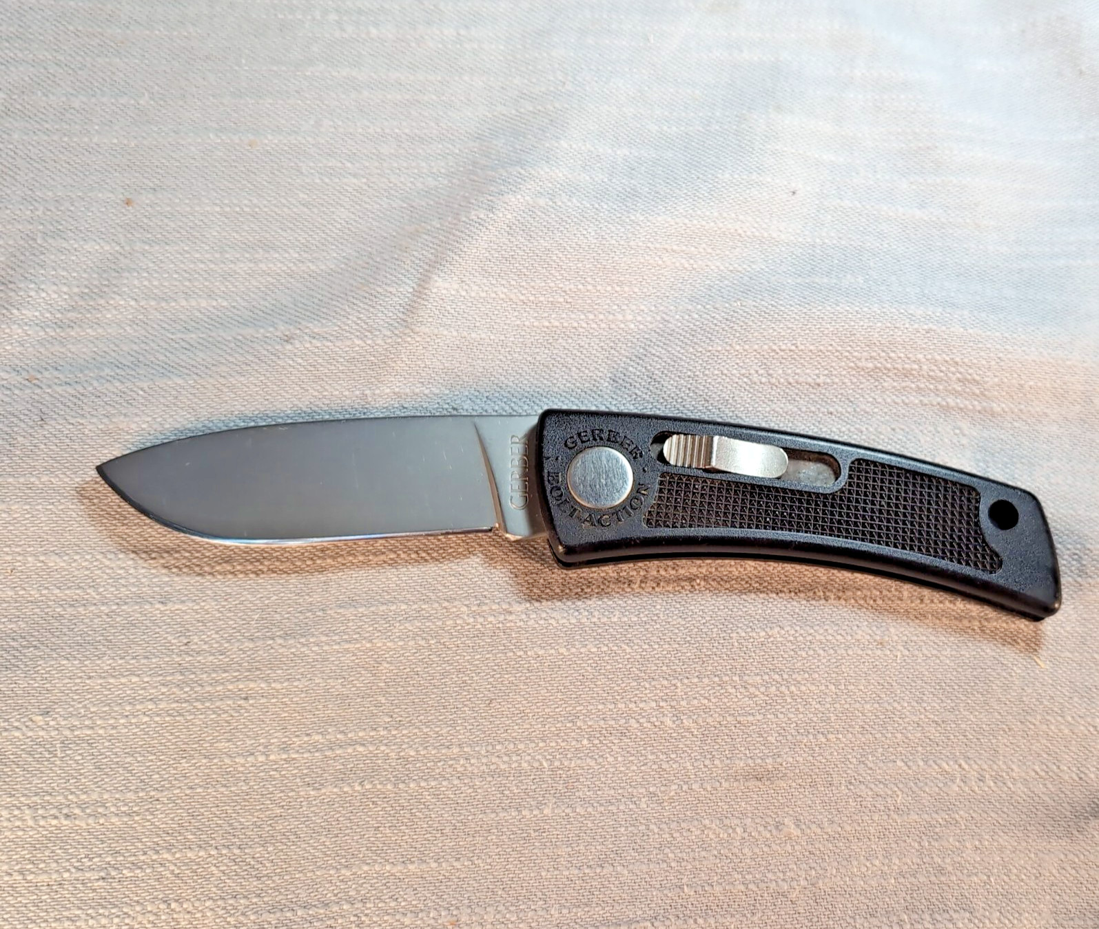 Vintage Gerber Bolt Action Folding Pocket Knife Black Handle USA Vintage Gerber Bolt Action Folding Pocket Knife Black Handle USA