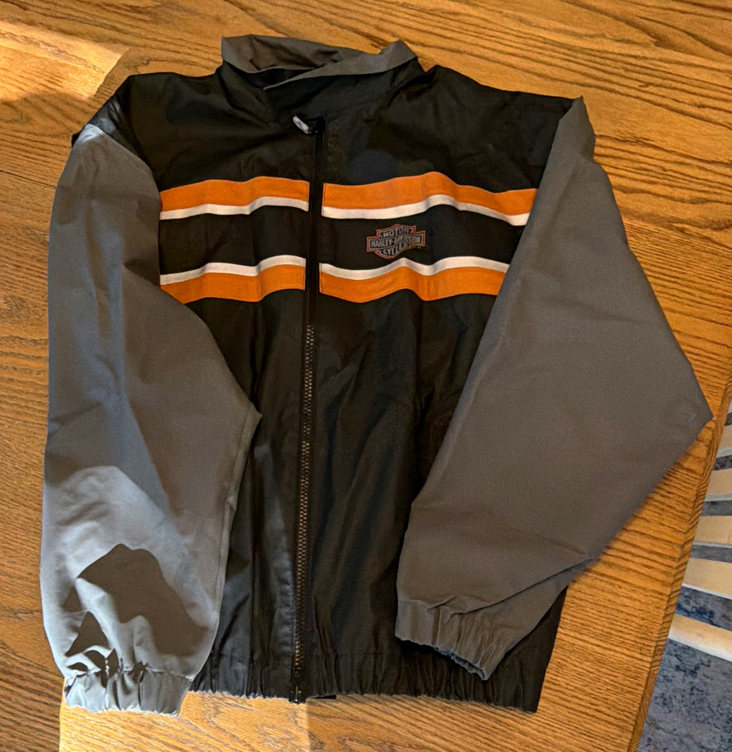 Harley-Davidson women’s Lot - 2 jackets, 1 T-shirt, 4 tank tops, 12 bandanna’s Harley-Davidson women’s Lot - 2 jackets, 1 T-shirt, 4 tank tops, 12 bandanna’s