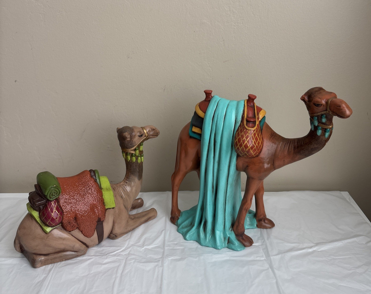 Vtg hand-painted Nativity ceramic Camels 6\'\' & 9\'\' one signed ACS 1970\'s Vtg hand-painted Nativity ceramic Camels 6\'\' & 9\'\' one signed ACS 1970\'s
