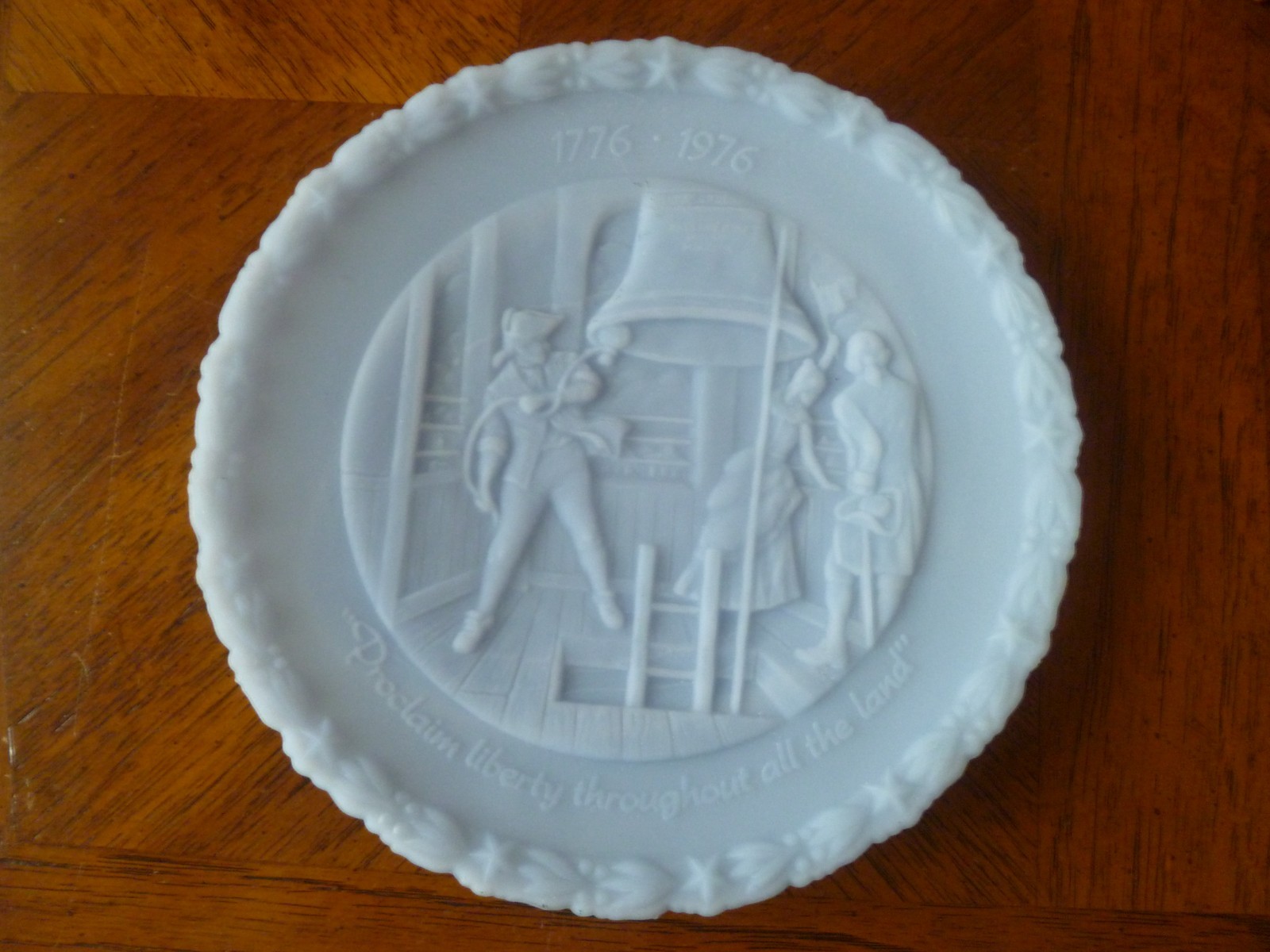 Fenton Blue Bi-Centennial Commemorative Plate #4 Series of 4 issued Jan. 1, 1976