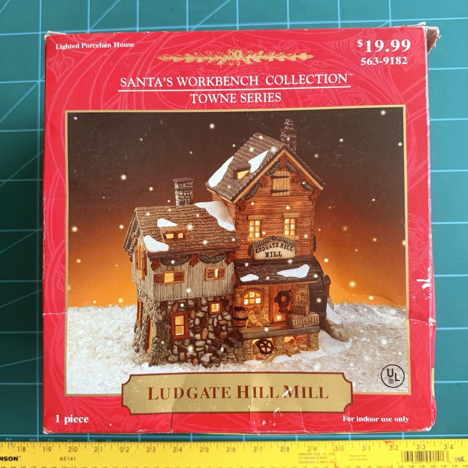 Santa's Workbench Towne Series Village Lighted 2001 Santa's Workbench Towne Series Village Lighted 2001