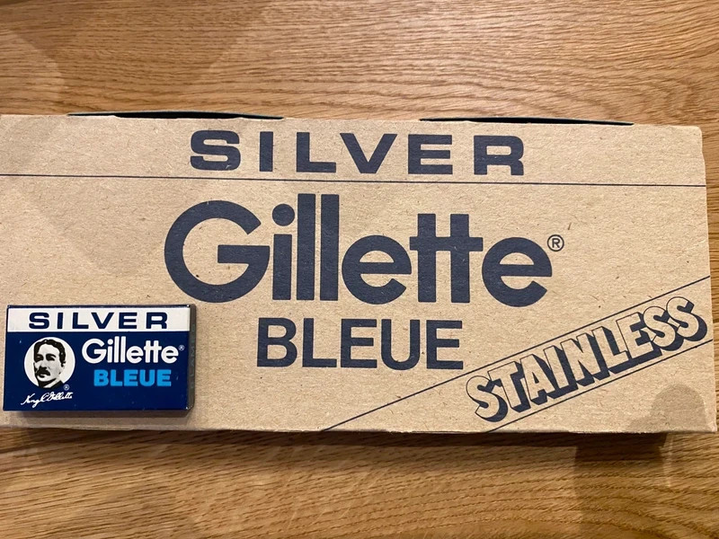 Vintage Gillette Silver Blue Stainless Store Display Card - Full of 20 Unopened