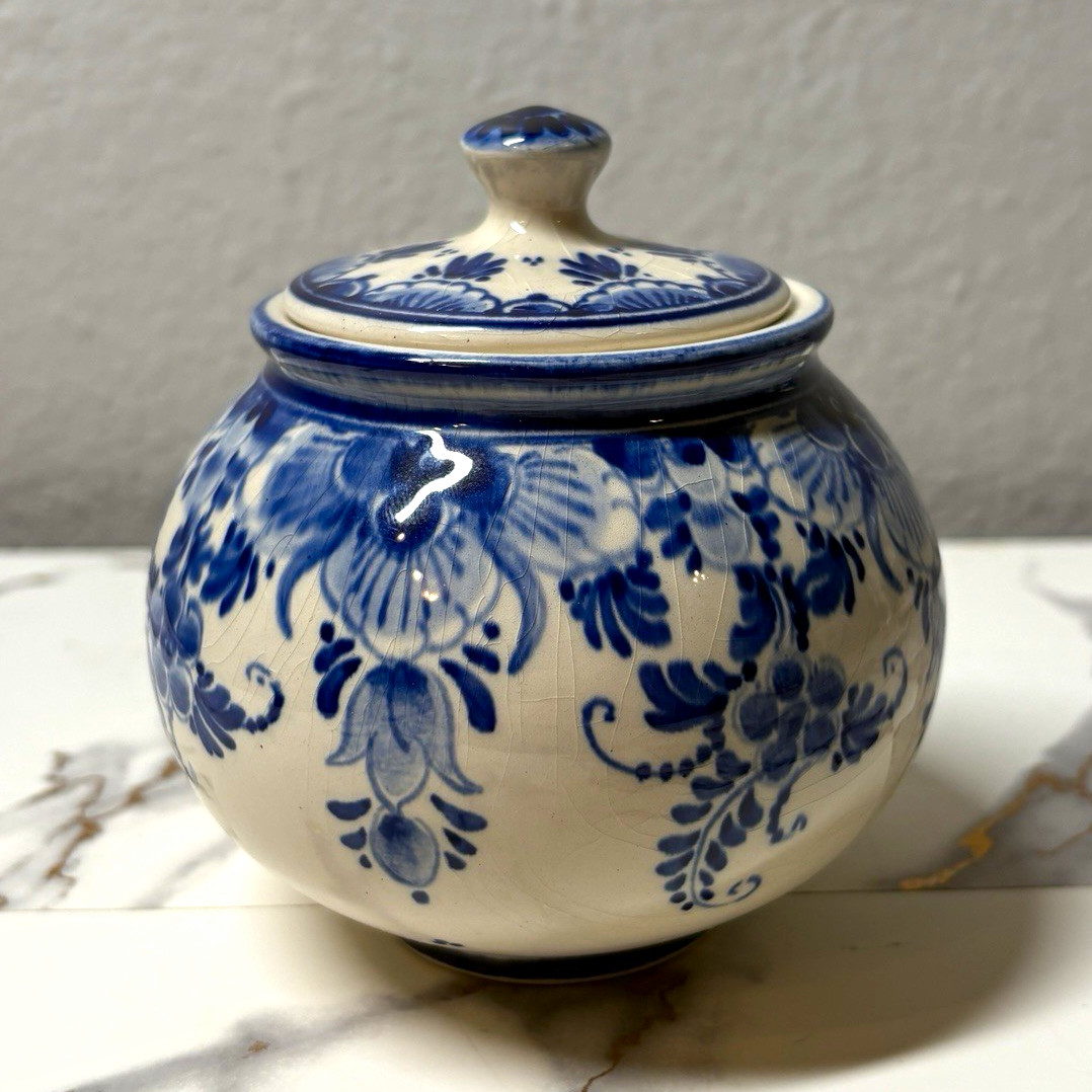 Royal Delft De Porceleyne Fles Handpainted Blue White Floral Lidded Jar Sm Round