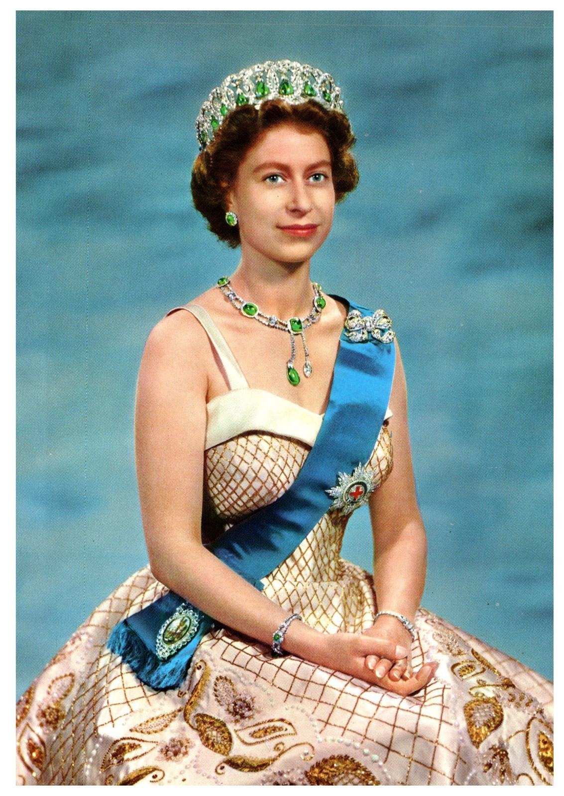 1960s QUEEN ELIZABETH II ROYAL TIARA PORTRAIT BY BARON PHOTO POSTCARD P8408 1960s QUEEN ELIZABETH II ROYAL TIARA PORTRAIT BY BARON PHOTO POSTCARD P8408