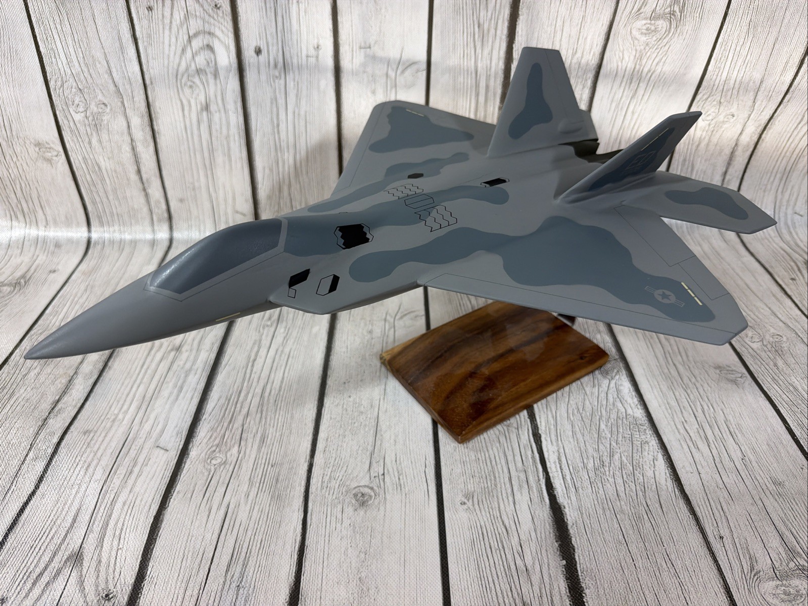 Hand Crafted Mahogany Wood F-22 Raptor 18” Desk Top Model NEW Damaged Hand Crafted Mahogany Wood F-22 Raptor 18” Desk Top Model NEW Damaged