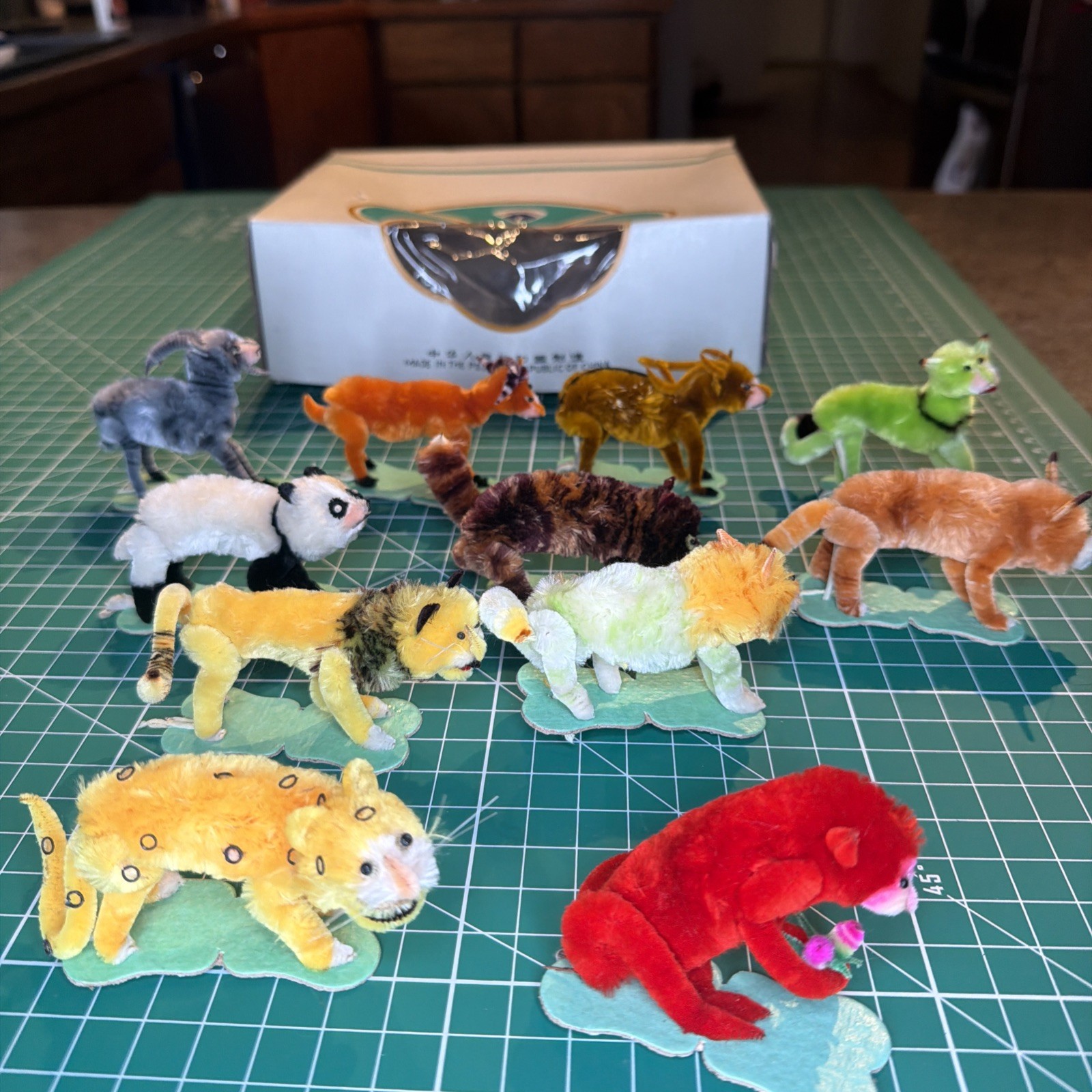 Vintage Peking Velvet Chenille Pipe Cleaner Animals LOT Of 11 In Box
