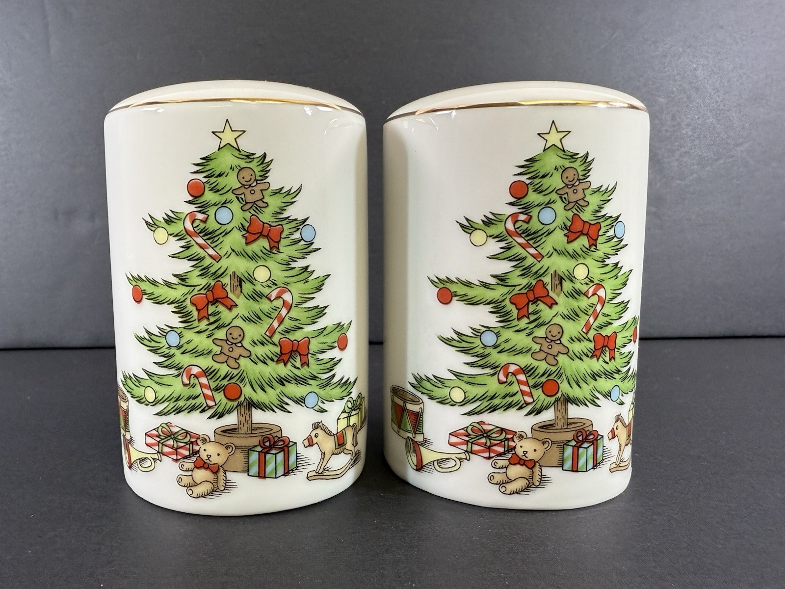 Festive Tienshan Holiday Hostess Christmas Tree Holly Salt & Pepper Shaker Set