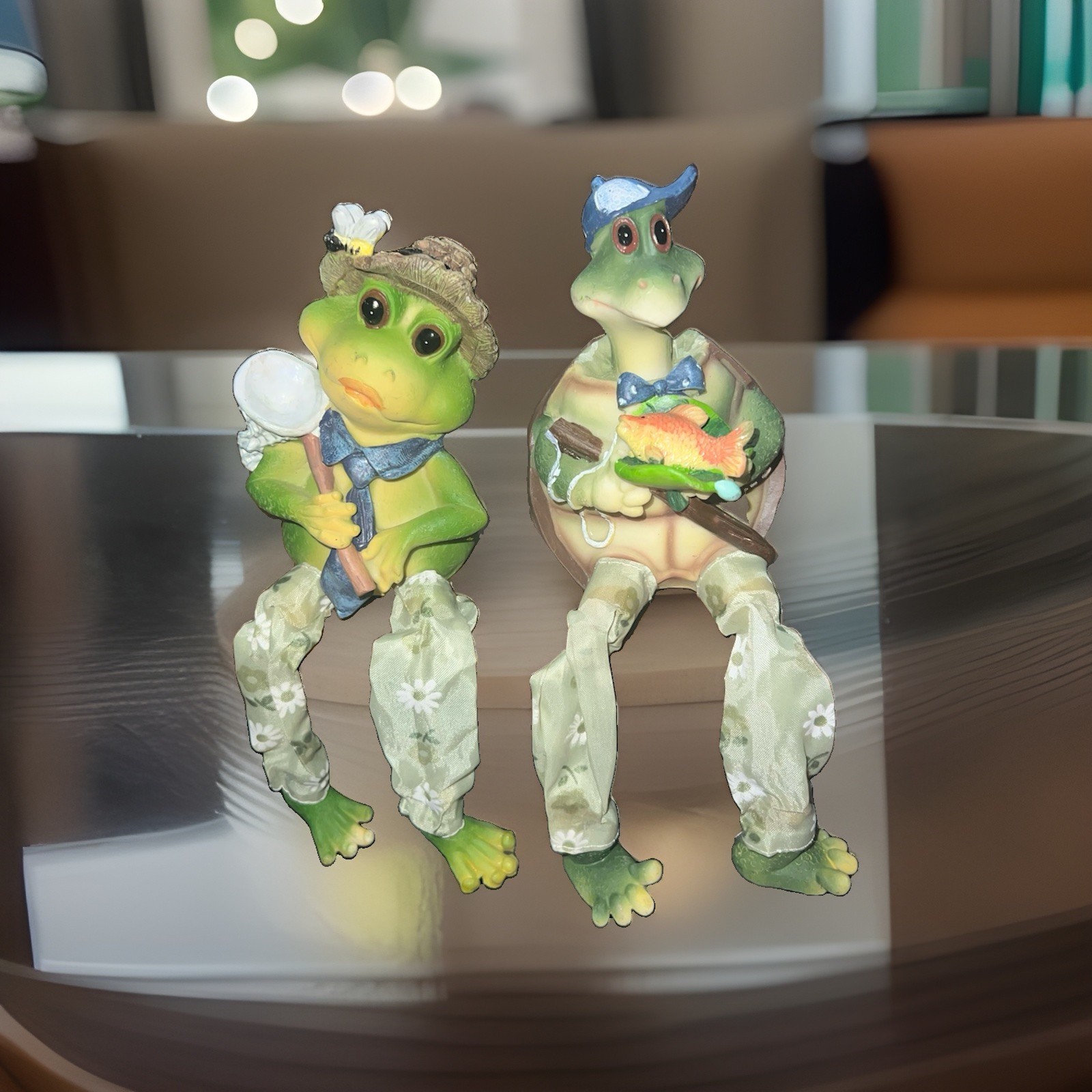Yardworks Originals Anthropomorphic Shelf Sitter Frogs Set of 2 Fabric Legs