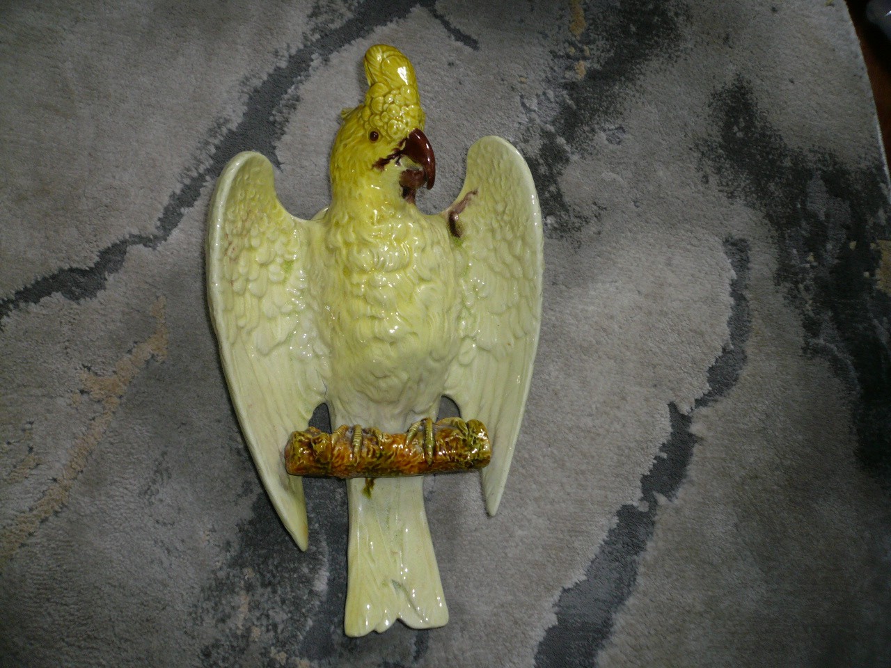 EXQUISITE OLD BRETBY POTTERY YELLOW COCKATOO WALLPOCKET BRILLIANT COLOR RARE 13\ EXQUISITE OLD BRETBY POTTERY YELLOW COCKATOO WALLPOCKET BRILLIANT COLOR RARE 13\