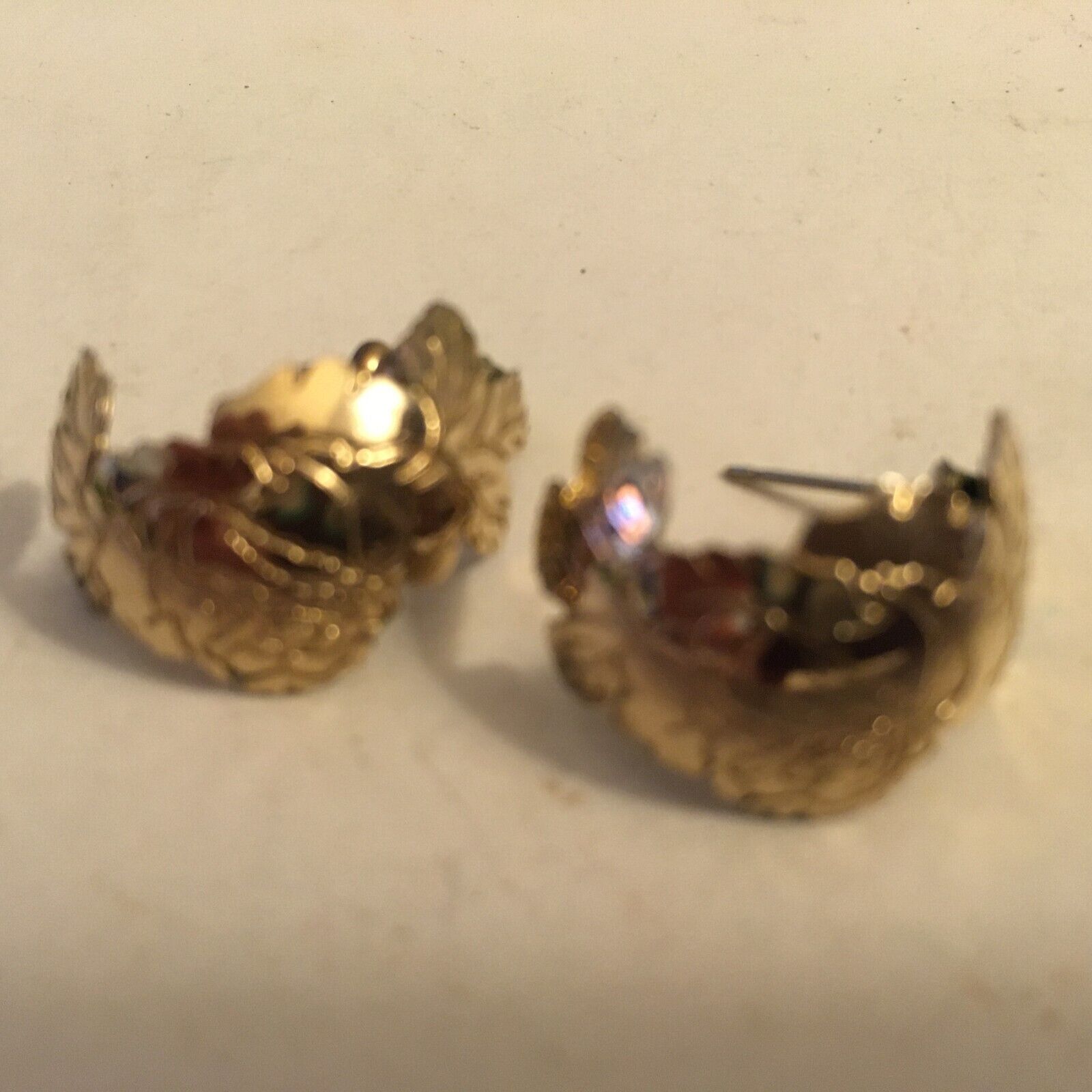 VINTAGE ESTATE gold tone half hoop pierced earrings