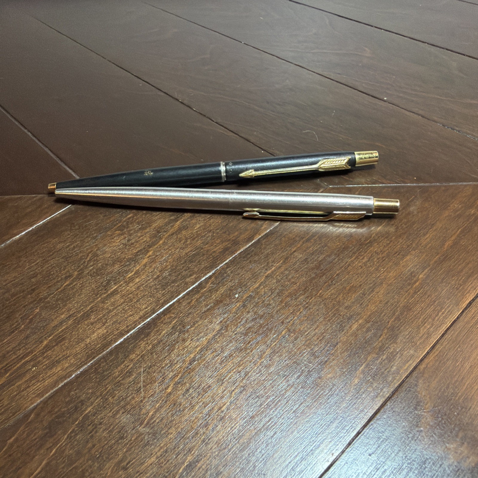 Pair Of Vintage Parker Classic ballpoint pens