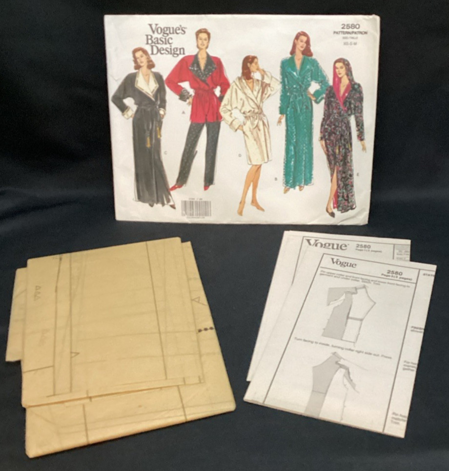 Vtg Sewing Pattern Vogue's Basic Design 2580 XS-S-M Uncut - ships free Vtg Sewing Pattern Vogue's Basic Design 2580 XS-S-M Uncut - ships free