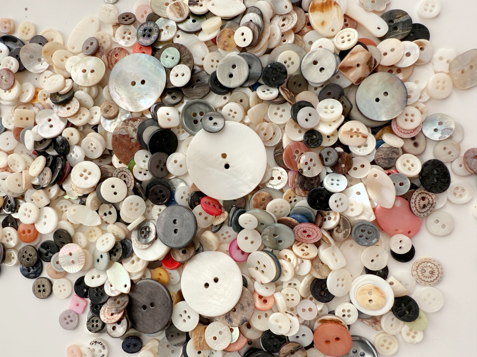 Mother of Pearl Shell Buttons: 10-35mm (1/2 lb appx 300+ buttons)