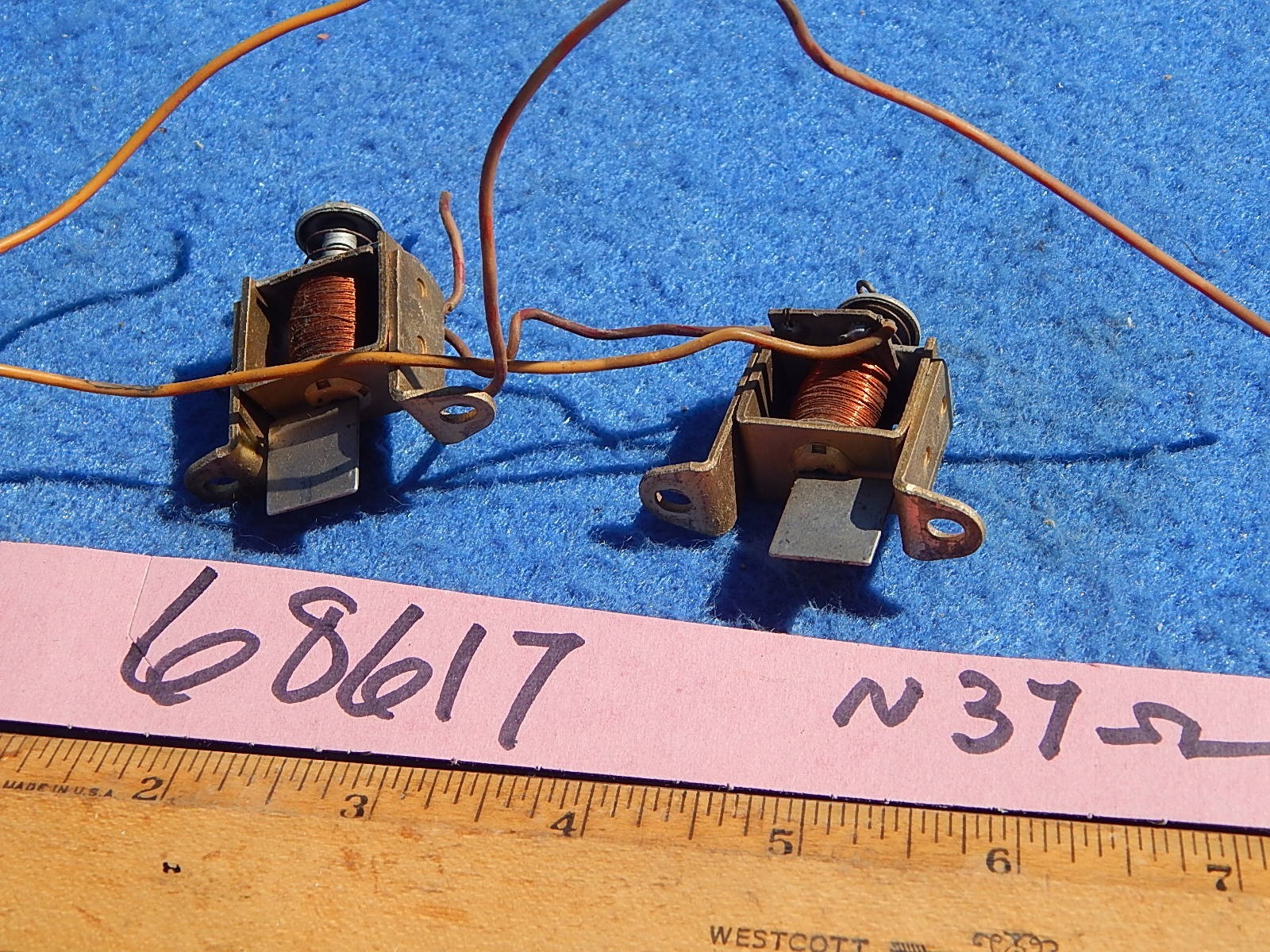 Wurlitzer Solenoid # 68617 - Stop 2500 2600 2700 2800 2900 3000 ~ 37 ohms x 3