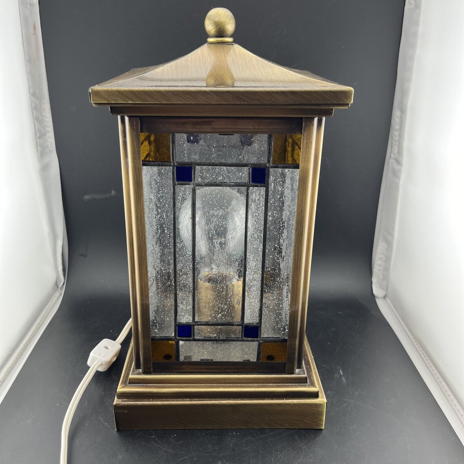 Stained Leaded Glass Desktop Table Lamp Lantern Antique Bronze Electric Art Deco
