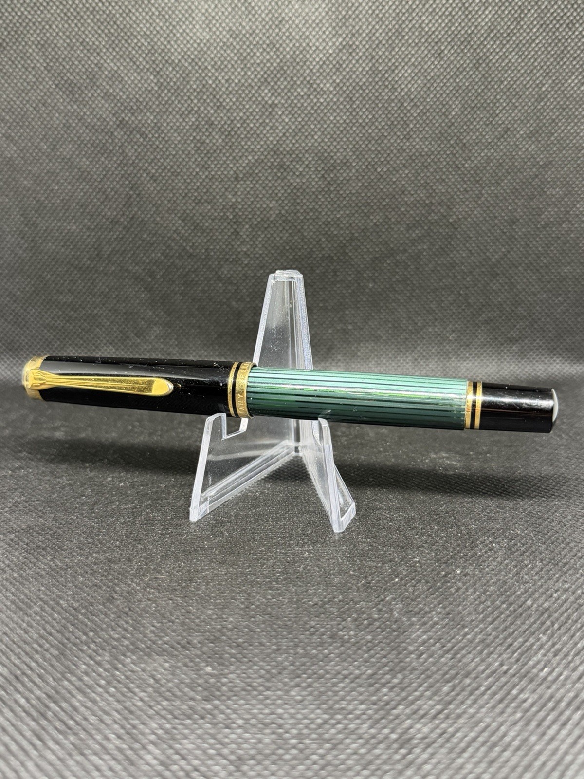 Pelikan Souveran M600 Green Stripe Fountain Pen 14C 585 Gold Nib F Fine Tip