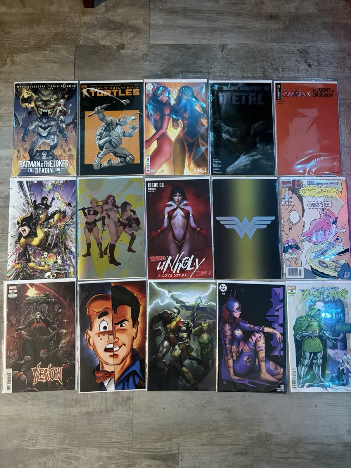Big Lot Of 15 New Comics Marvel, DC, TMNT *NM*